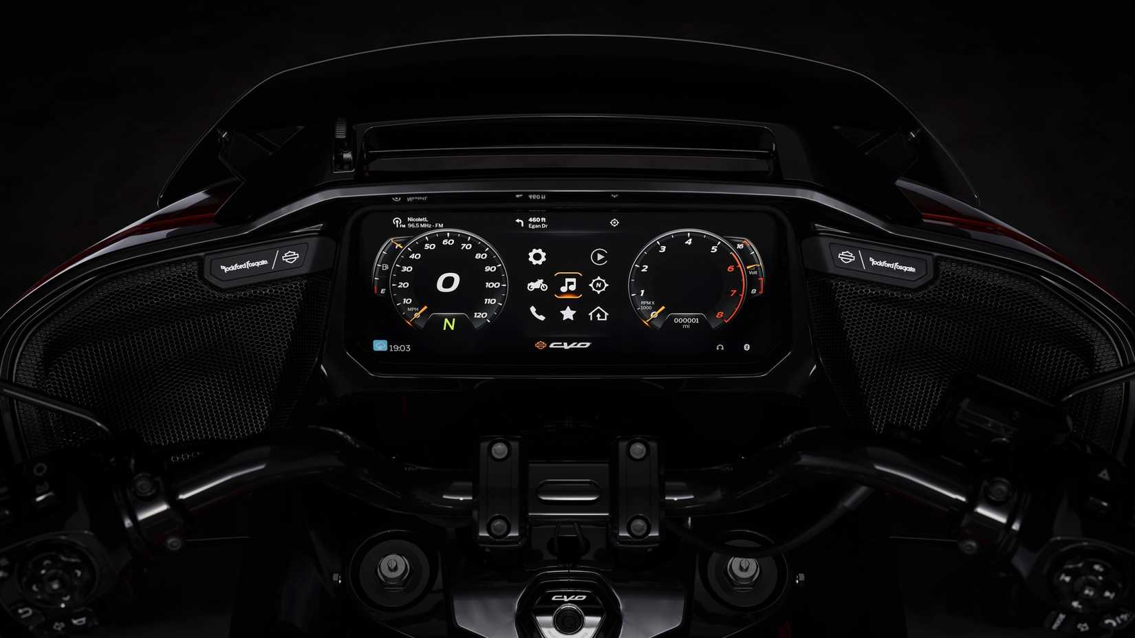 2026 Harley-Davidson CVO Road Glide ST's infotainment system in detail