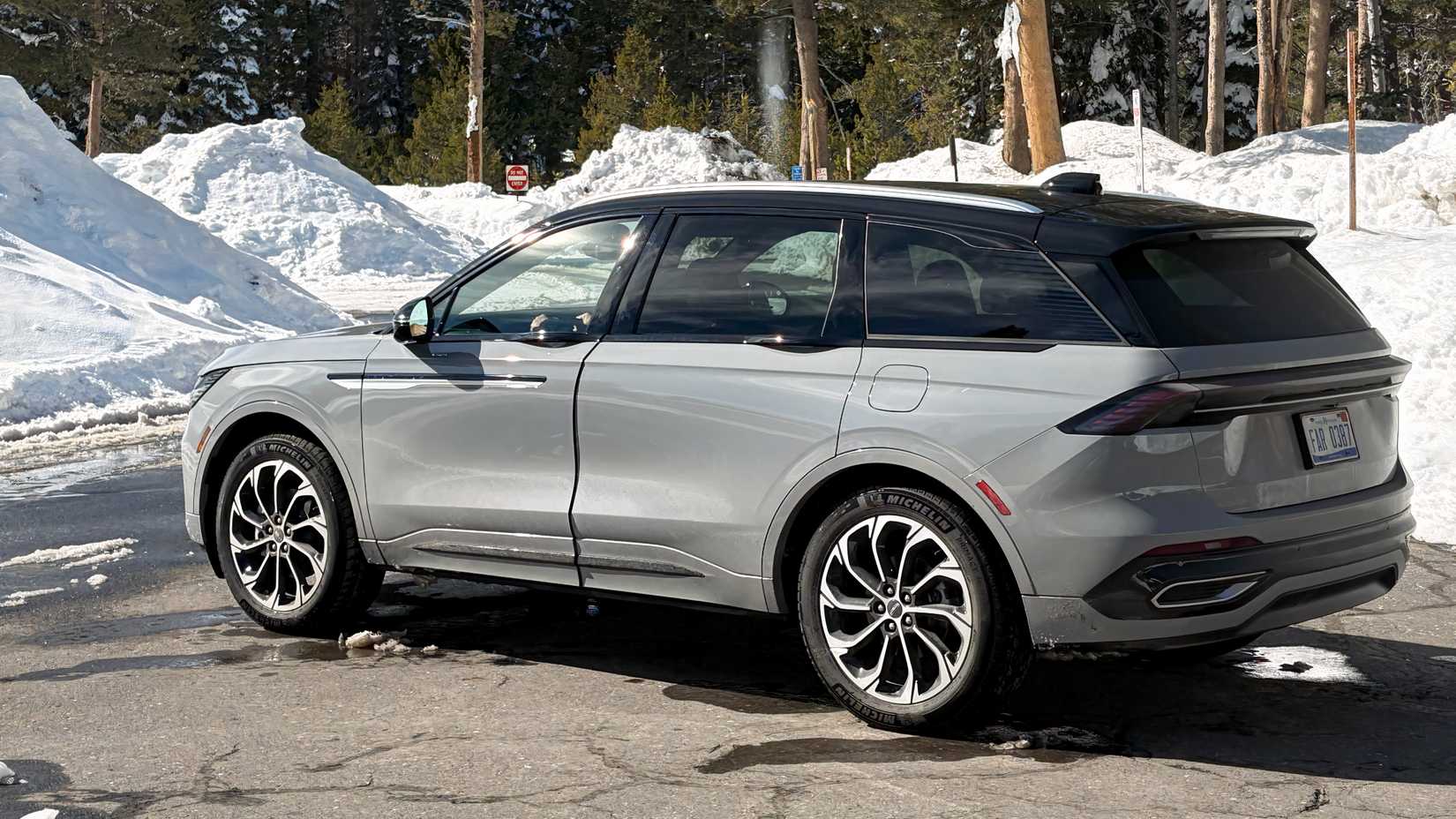 2026 Lincoln Nautilus Hybrid Exterior Rear Profile Left Side