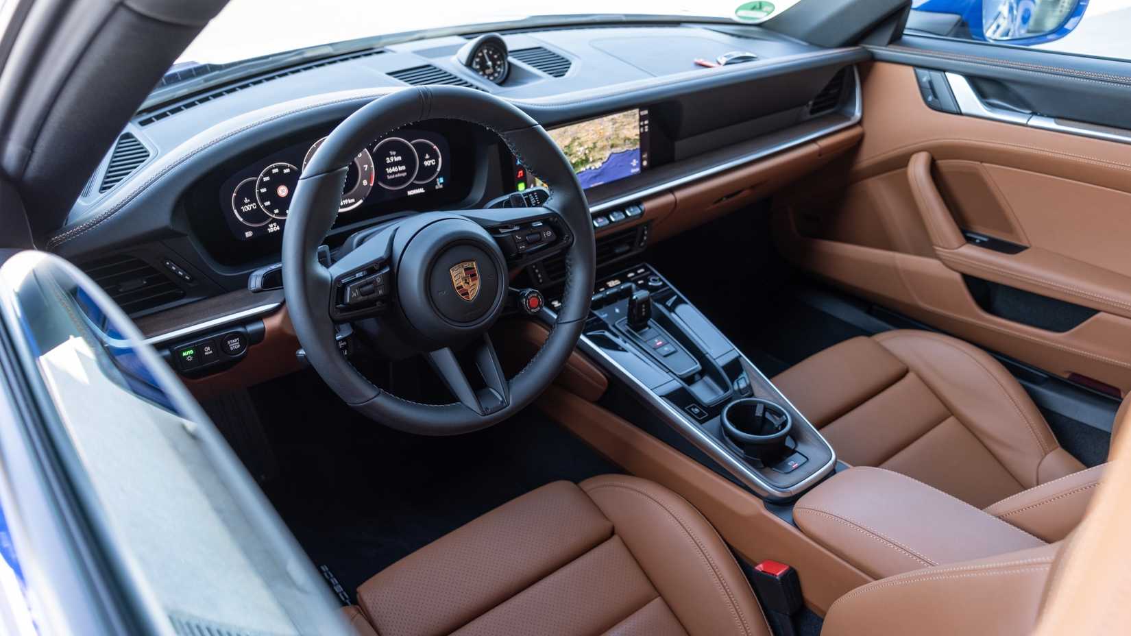 Interior do Porsche 911 Carrera 2026