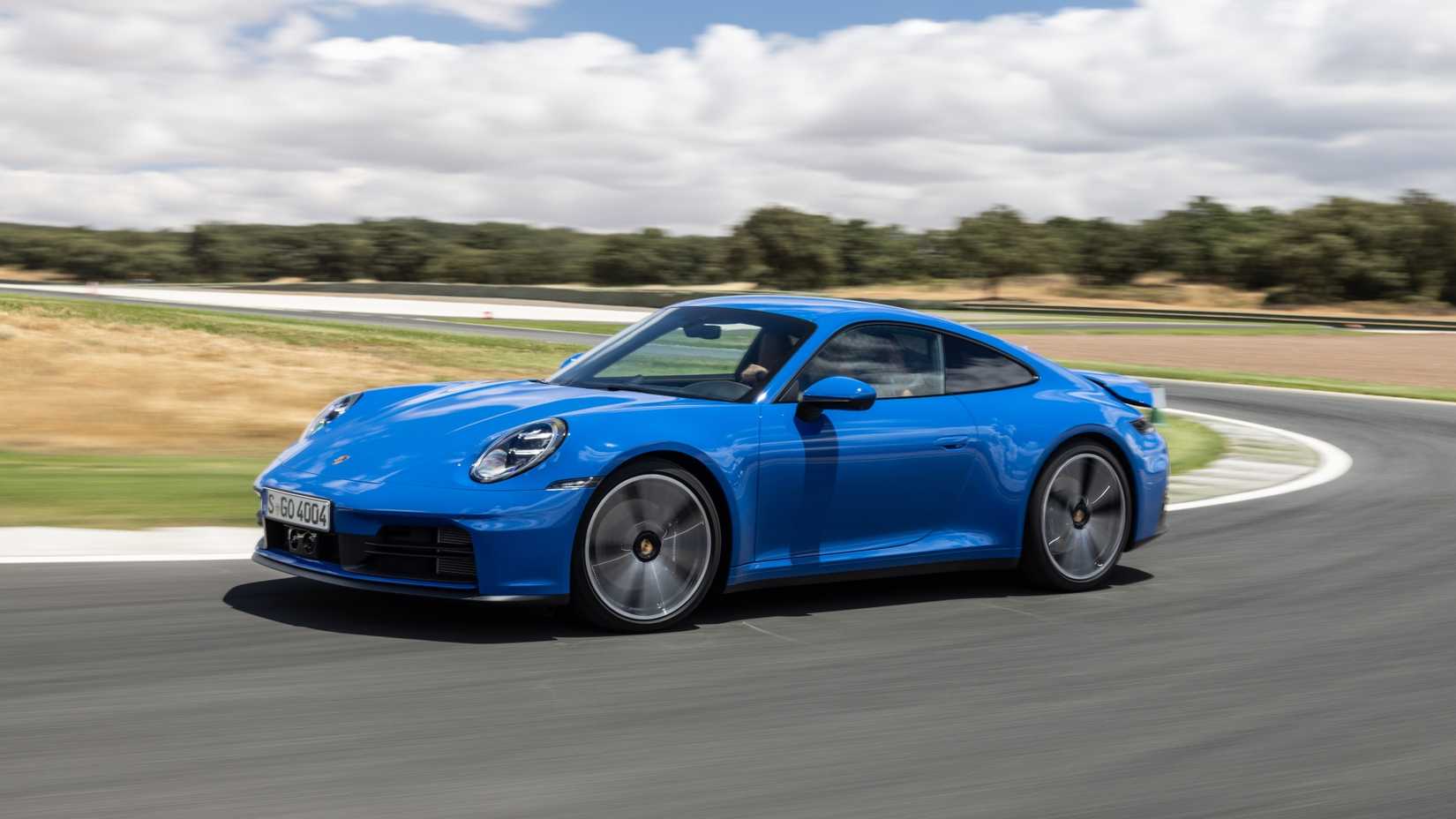 Frente do 911 Carrera azul