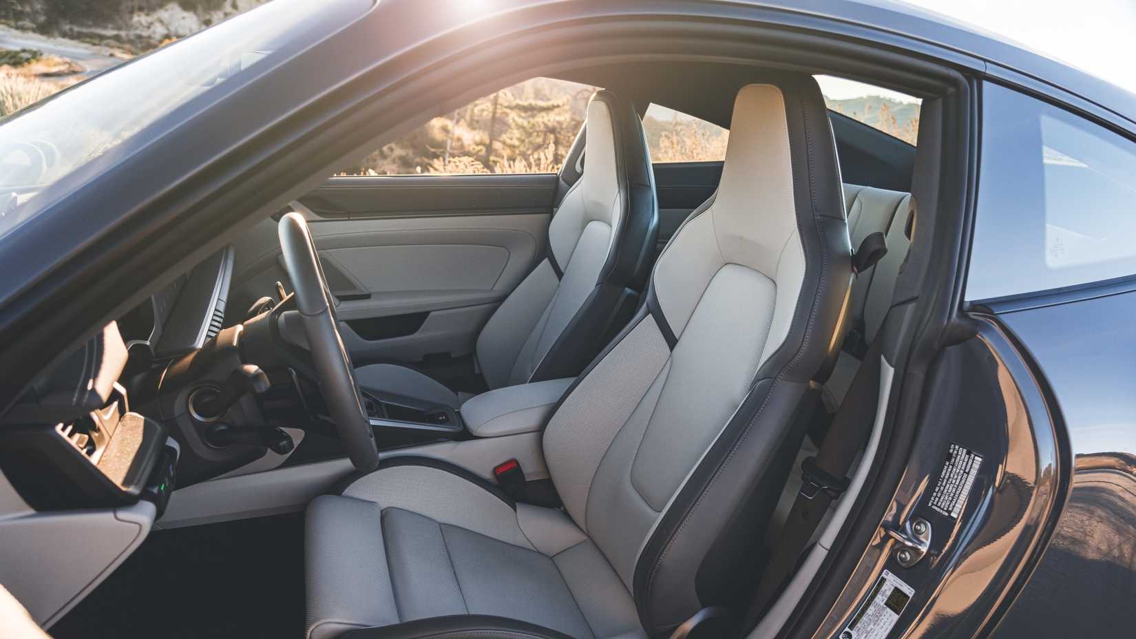 Bancos dianteiros do 911 Carrera