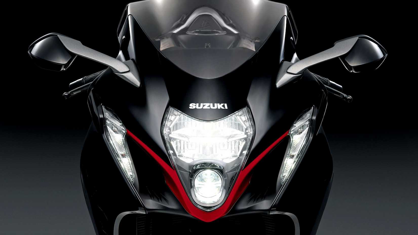 Foto de estúdio do farol Suzuki Hayabusa 2026