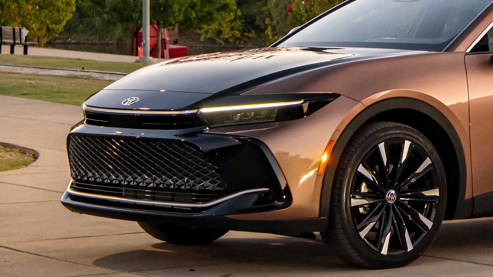 Front-end shot of the 2026 Toyota Crown Platinum parked