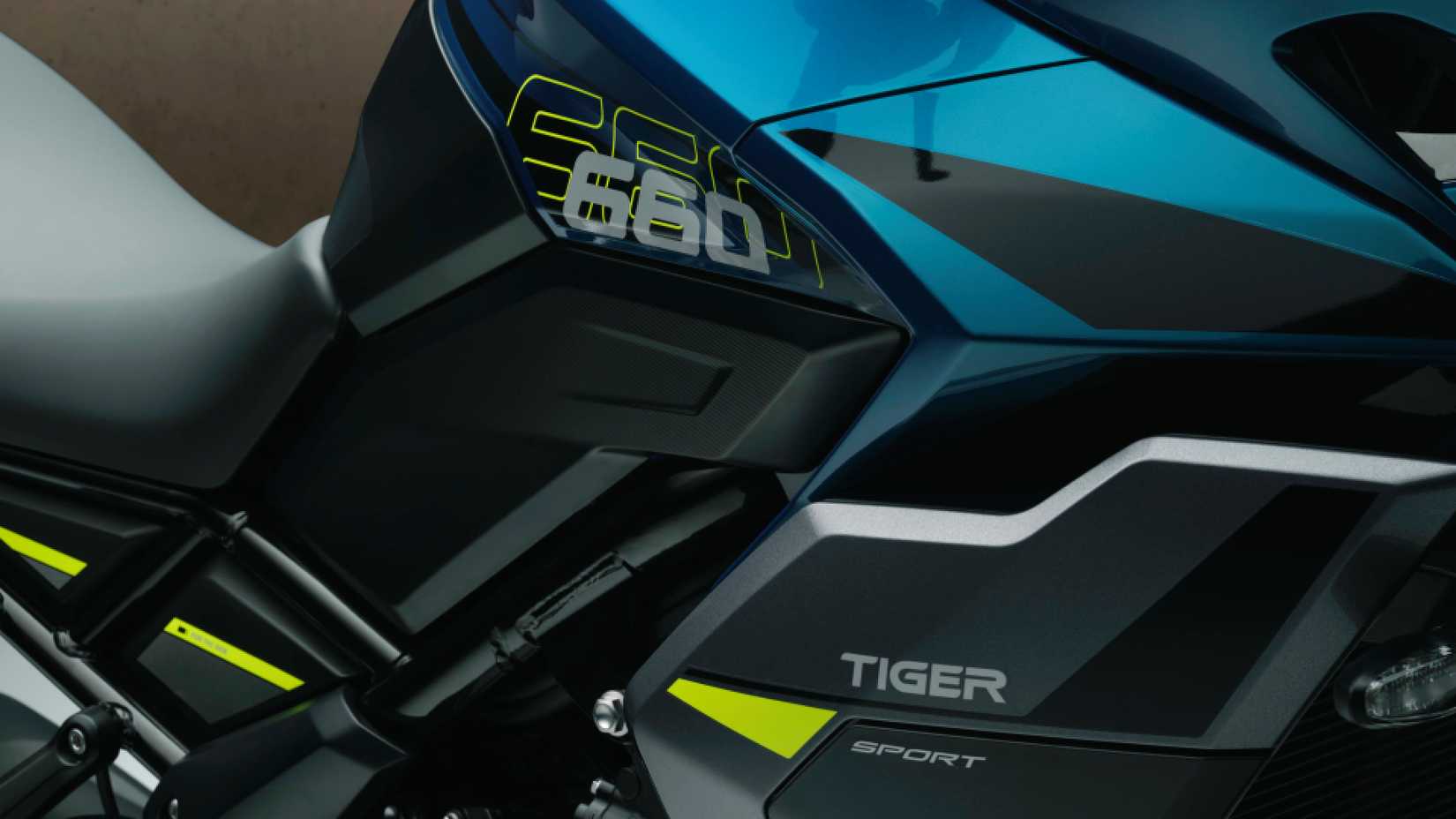 Lado do tanque Triumph Tiger Sport 660 2026