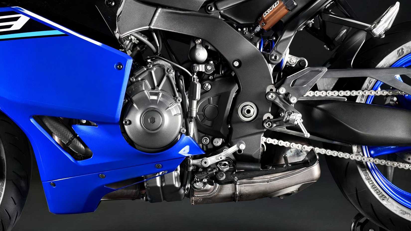 Foto aproximada do motor triplo Yamaha YZF-R9 2026