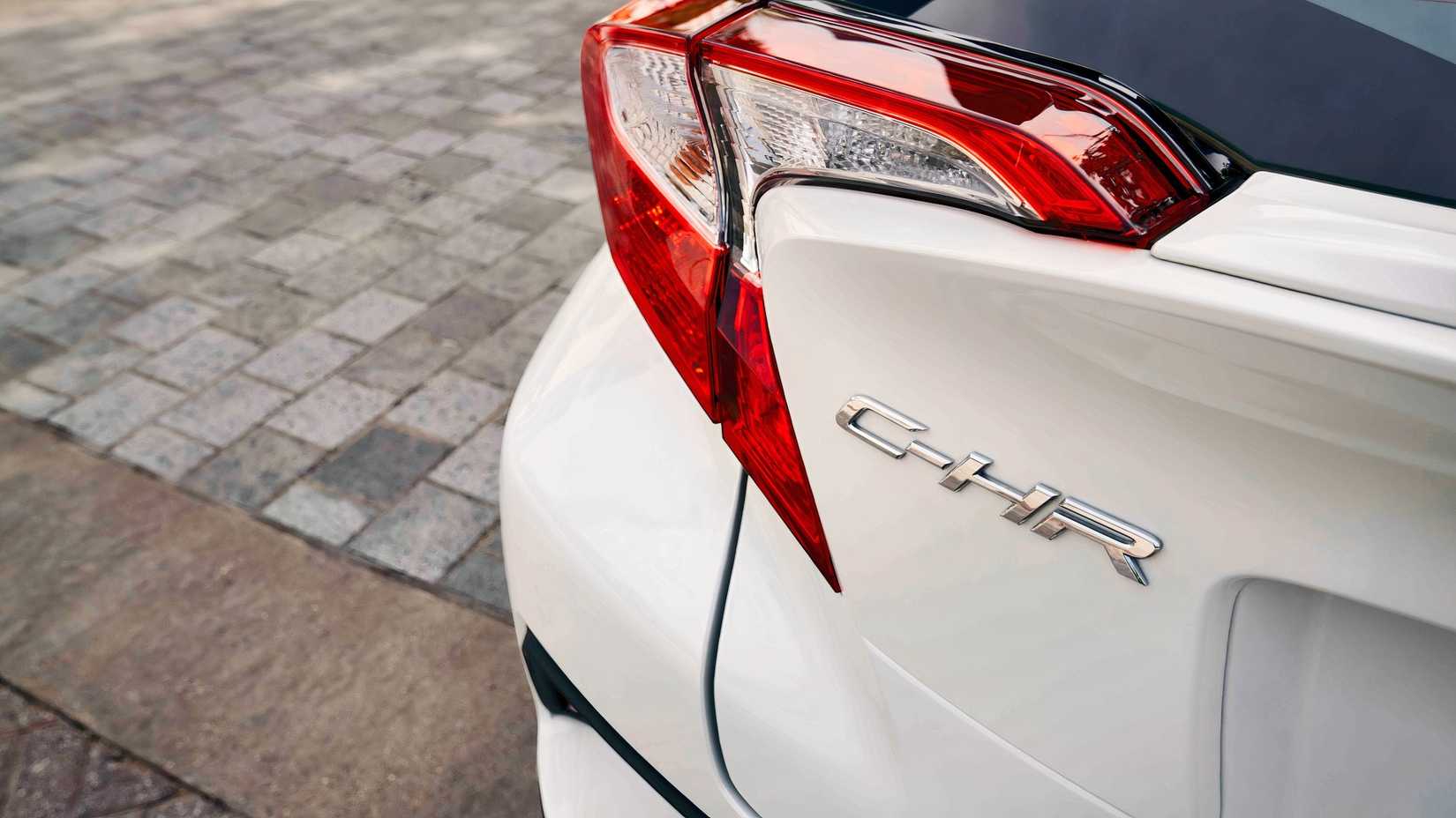 Emblema Toyota CHR 2021