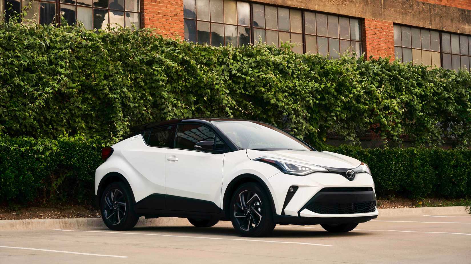 Vista lateral do Toyota CHR 2021