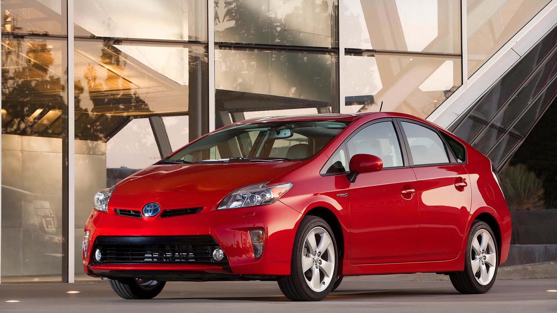 2012 Toyota Prius in red