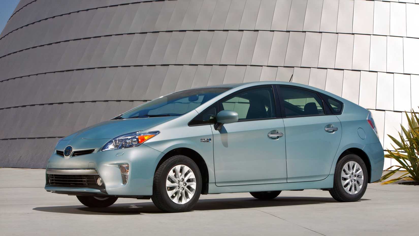 Foto lateral do Toyota Prius Hybrid 2012