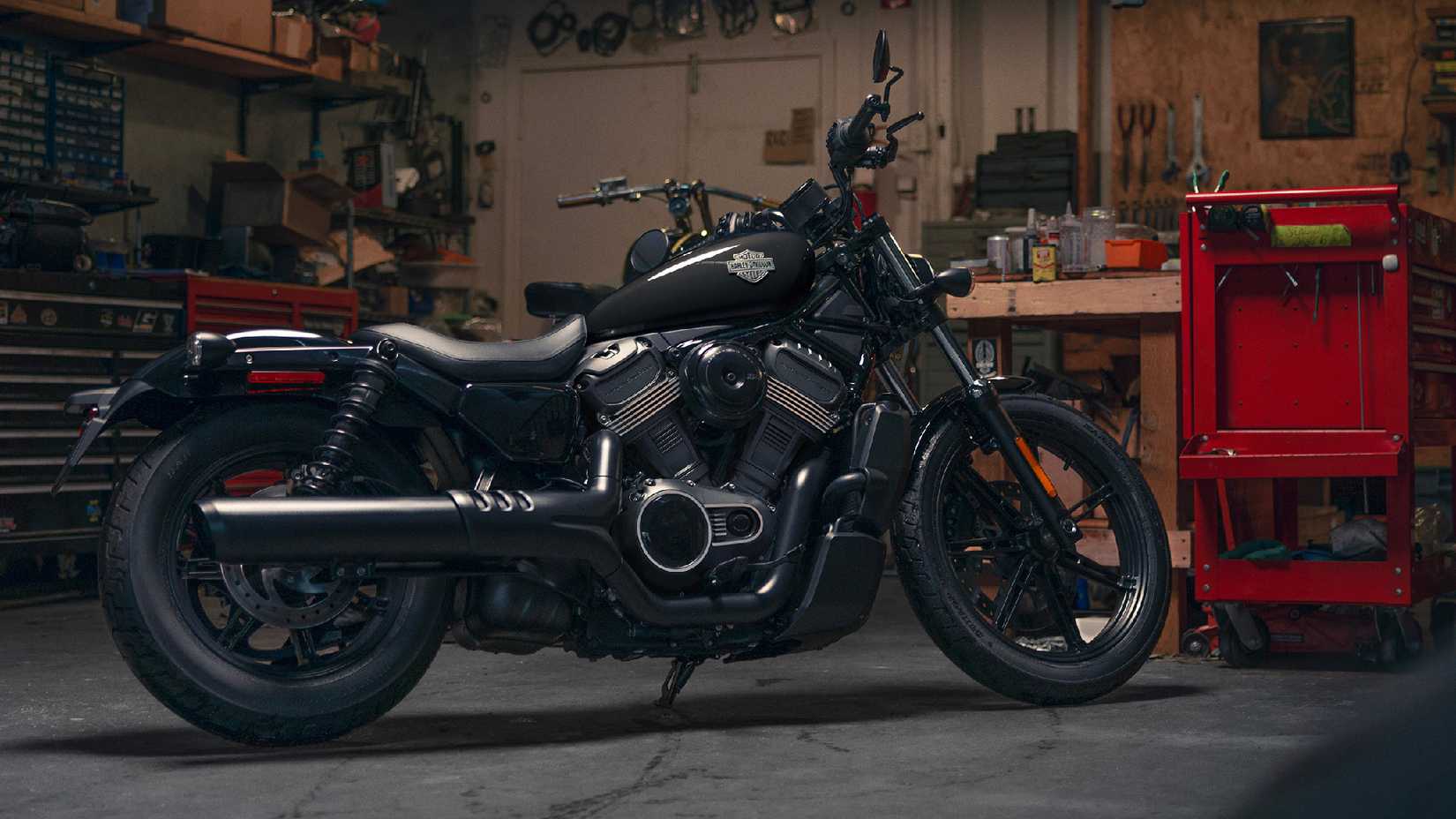 Harley Davidson Nightster traseira estática
