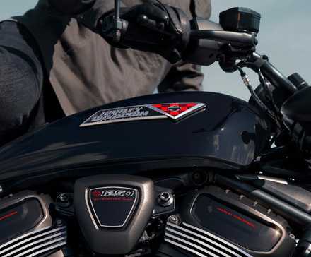 Close-up do tanque Harley Davidson Sportster S 2026