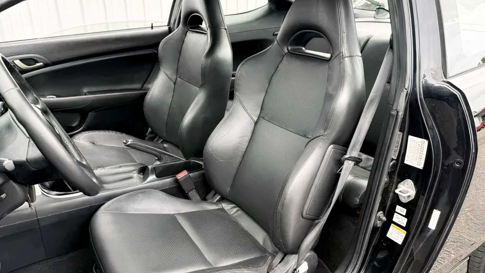 2004 Acura RSX Type-S interior showing seats