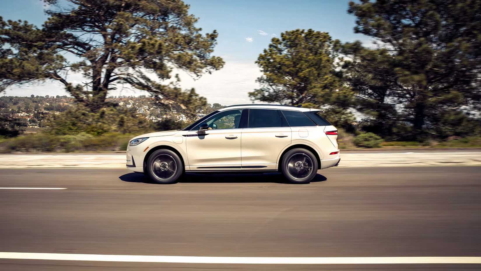 2026 Lincoln Corsair profile