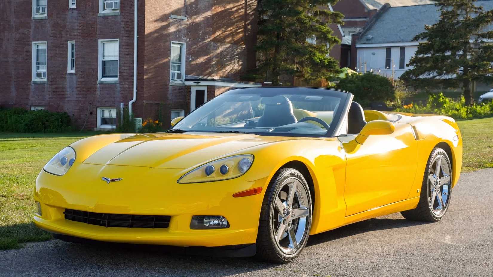 2006 Chevrolet Corvette C6 front 3/4
