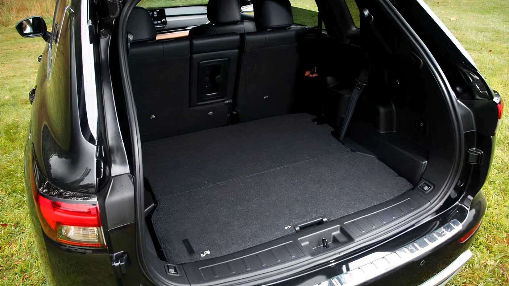 2026 Mitsubishi Outlander cargo space