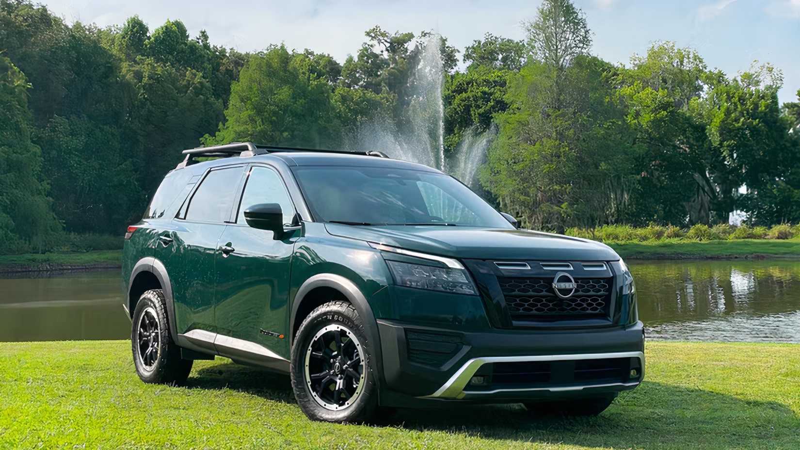 2025 Nissan Pathfinder front 3/4