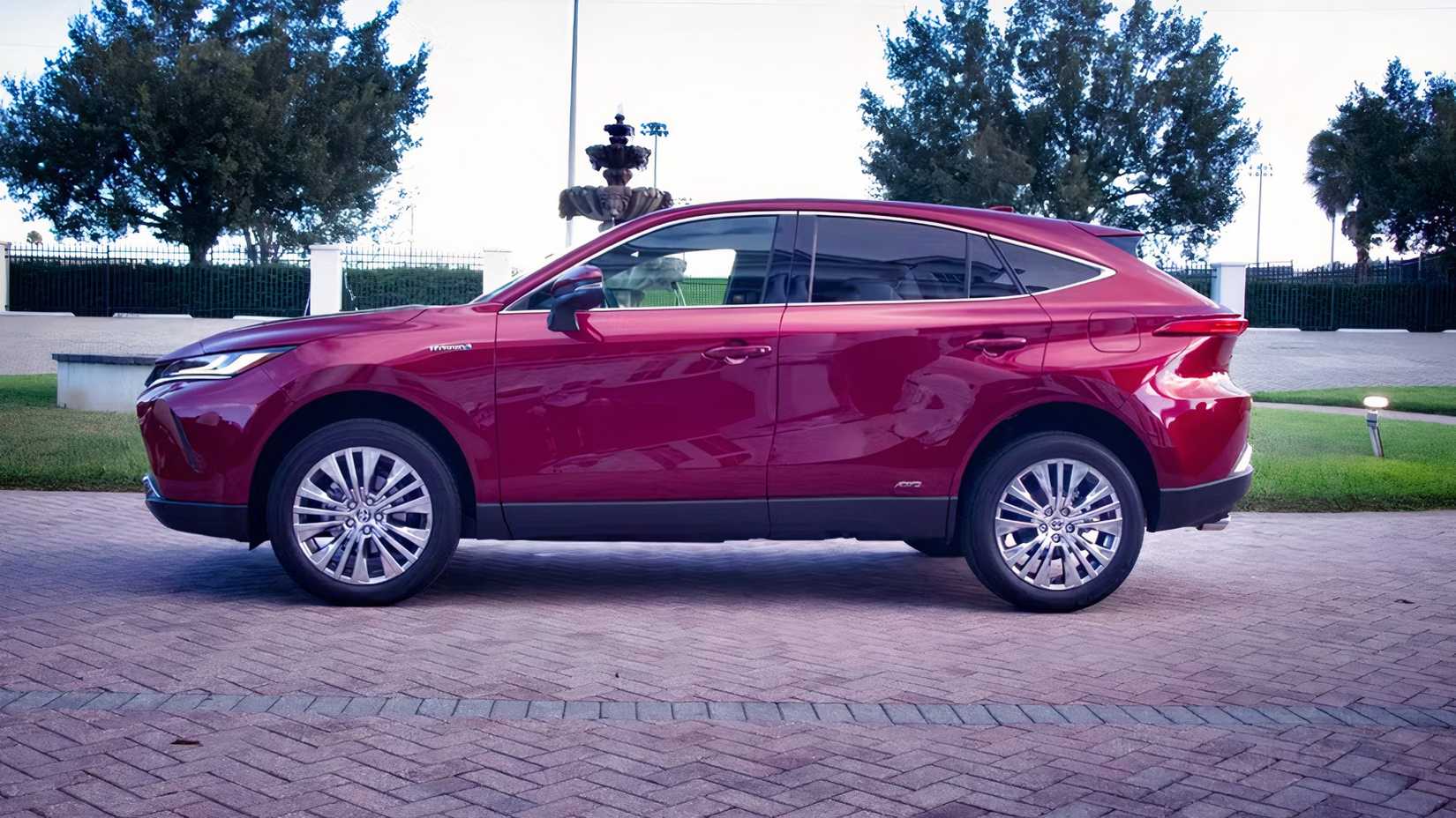 2024 Toyota Venza profile