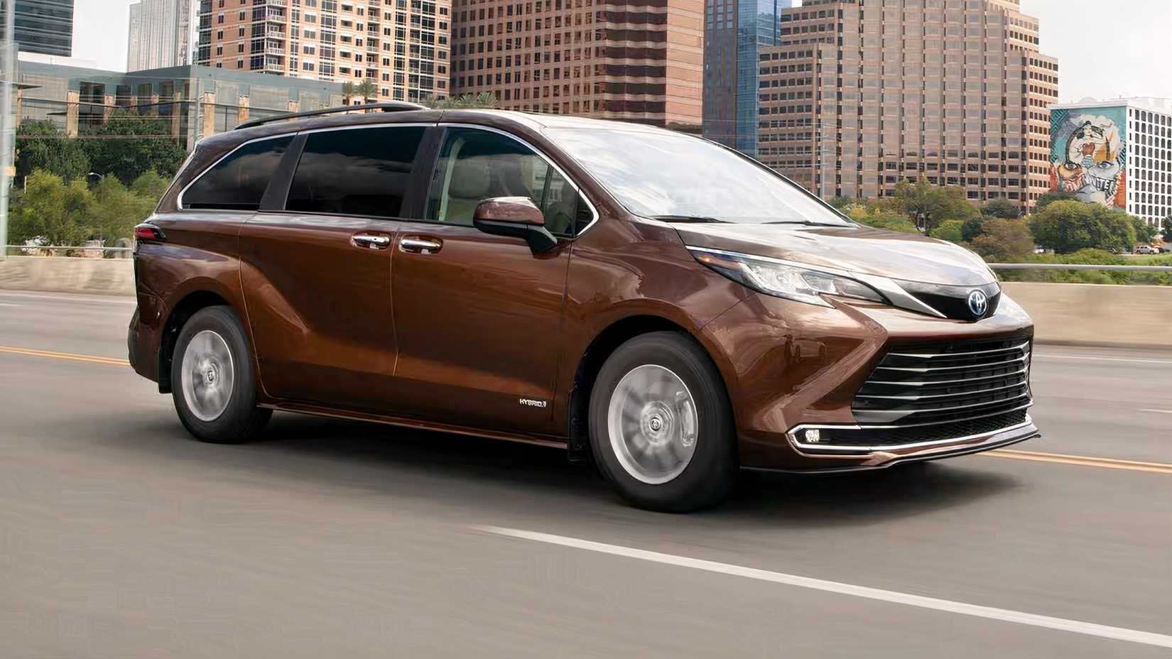 2024 Toyota Sienna XLE front 3/4