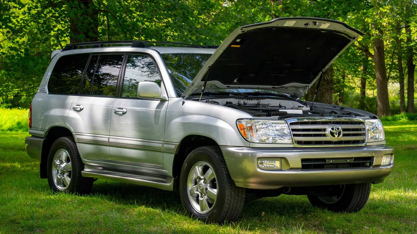 2007 Toyota Land Cruiser 100 Series front 3/4