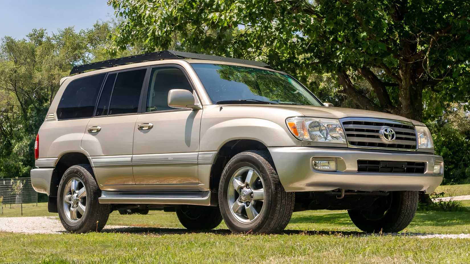 2007 Toyota Land Cruiser 100 Series front 3/4