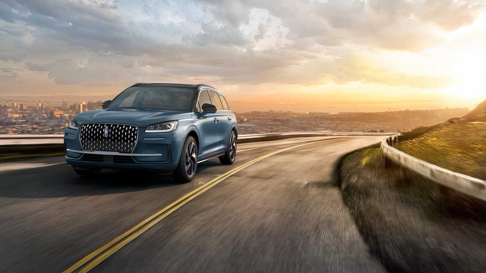 2026 Lincoln Corsair front 3/4