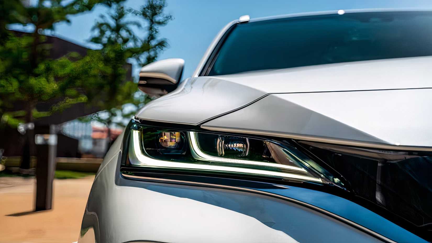 2024 Toyota Venza headlight