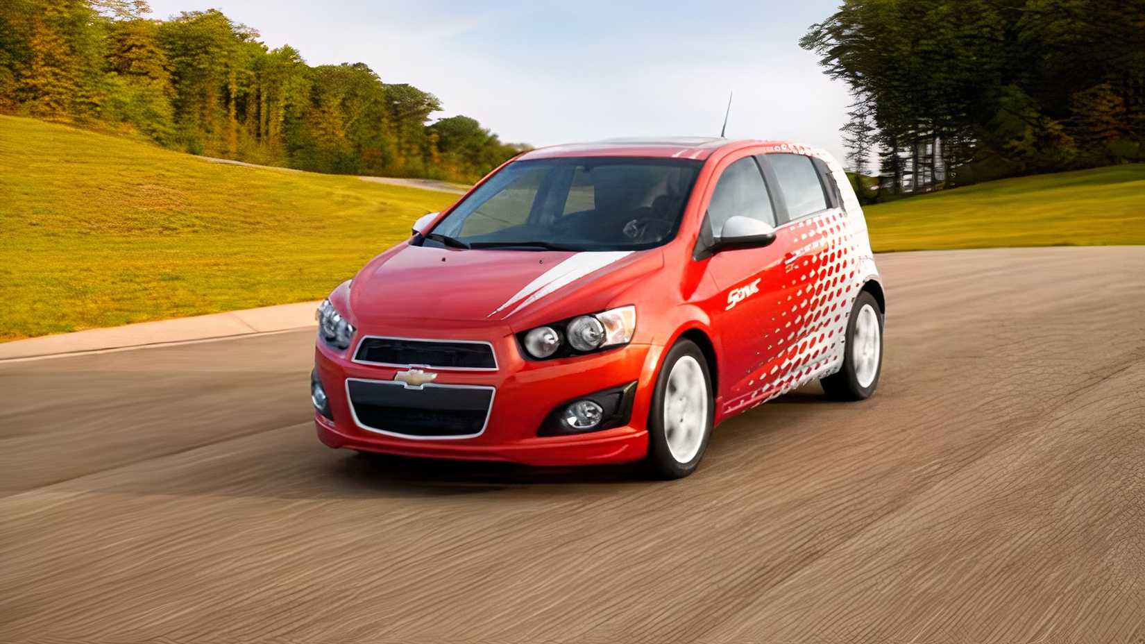 2015 Chevolet Sonic front 3/4