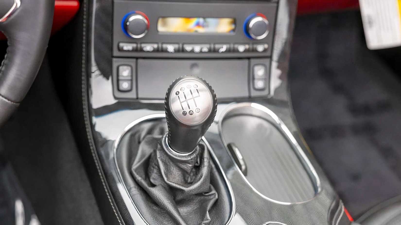 2012 Chevrolet Corvette C6 gear shift