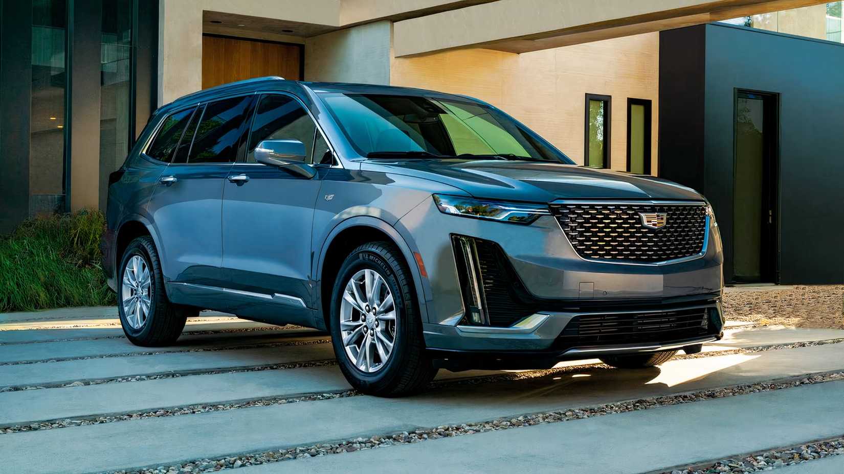 2022 Cadillac XT6 front 3/4