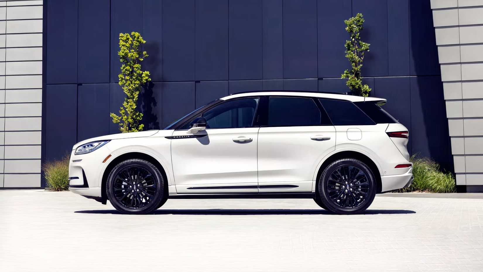 2026 Lincoln Corsair profile