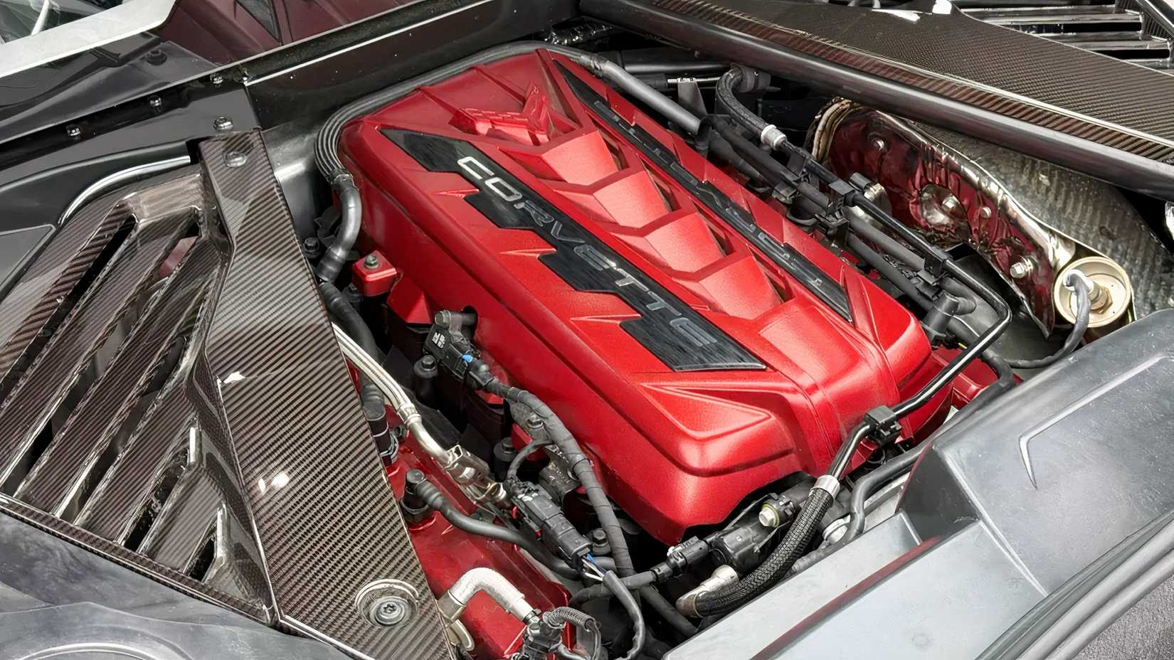 2021 Chevrolet Corvette Stingray 3LT engine bay