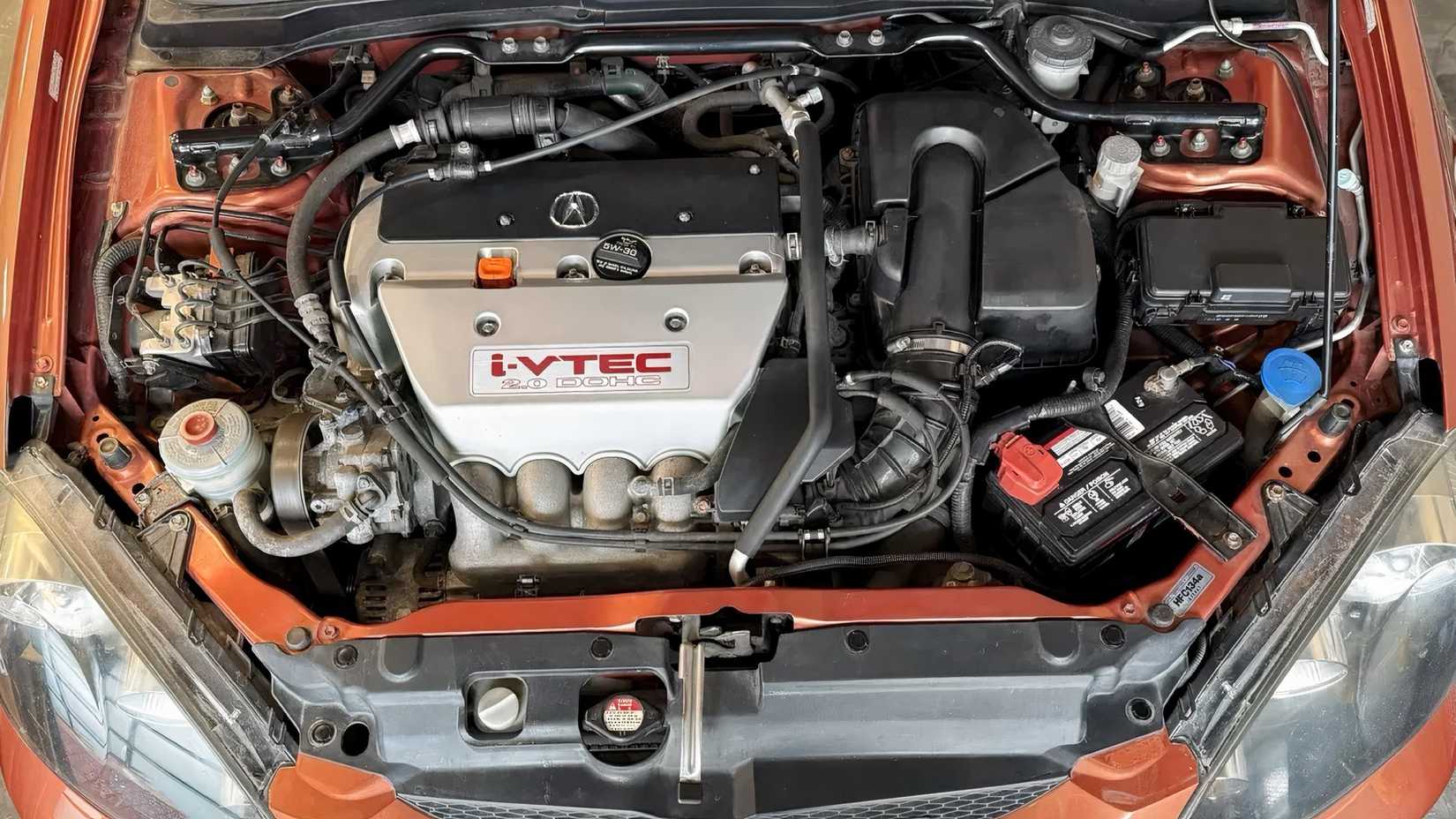 2005 Acura RSX Type-S engine bay