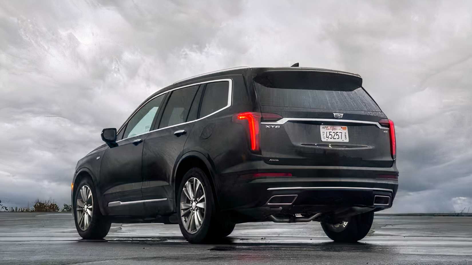 2022 Cadillac XT6 rear
