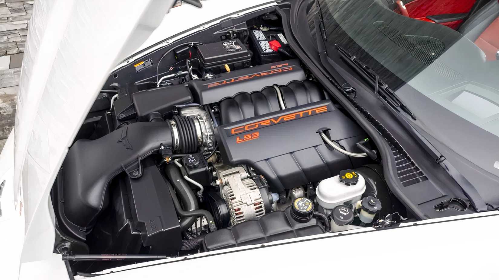 2012 Chevrolet Corvette engine bay