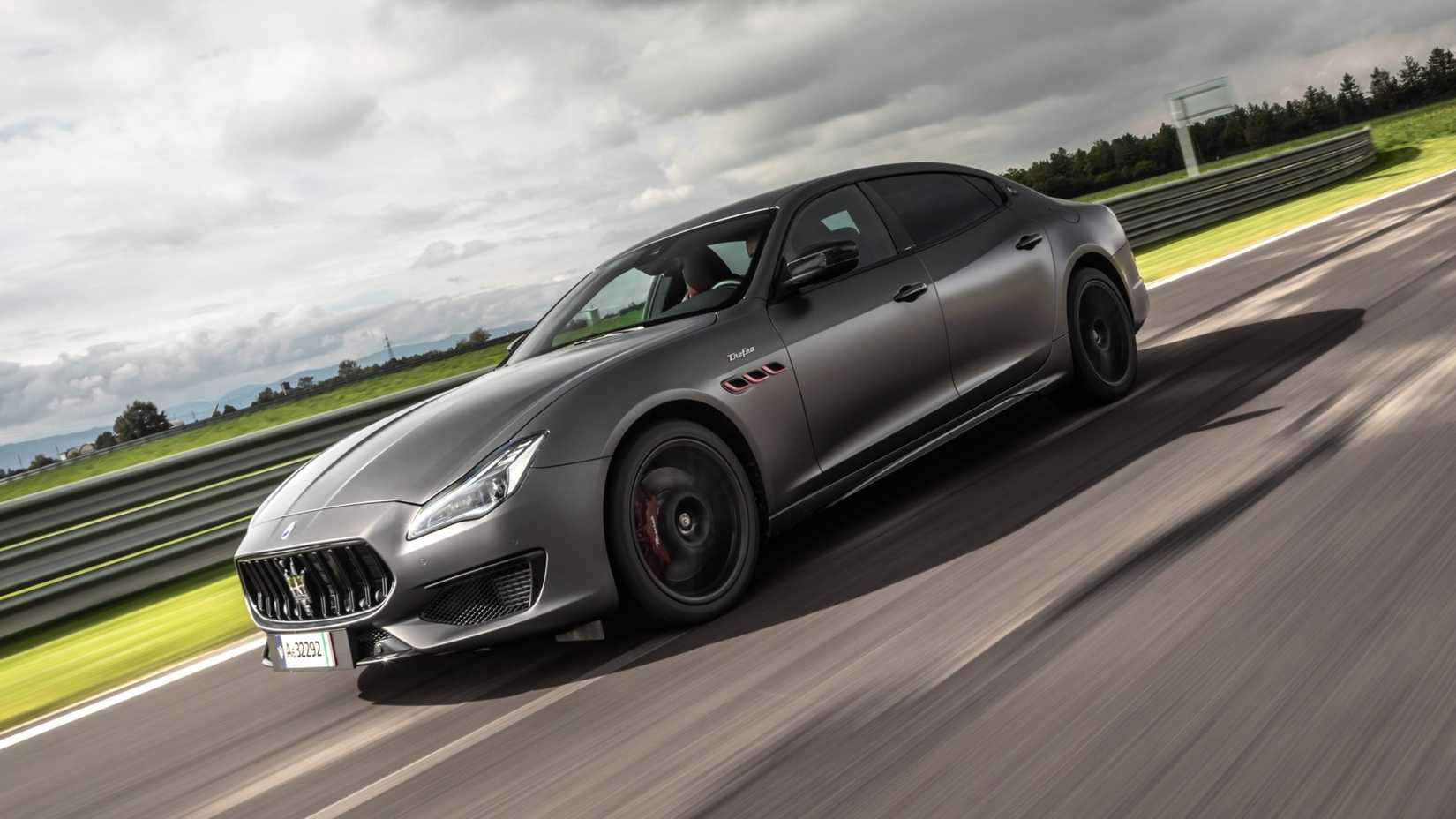 Quartel dianteiro do Maserati Quattroporte Trofeo