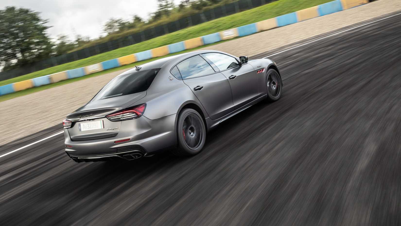 Maserati Quattroporte Trofeo traseiro