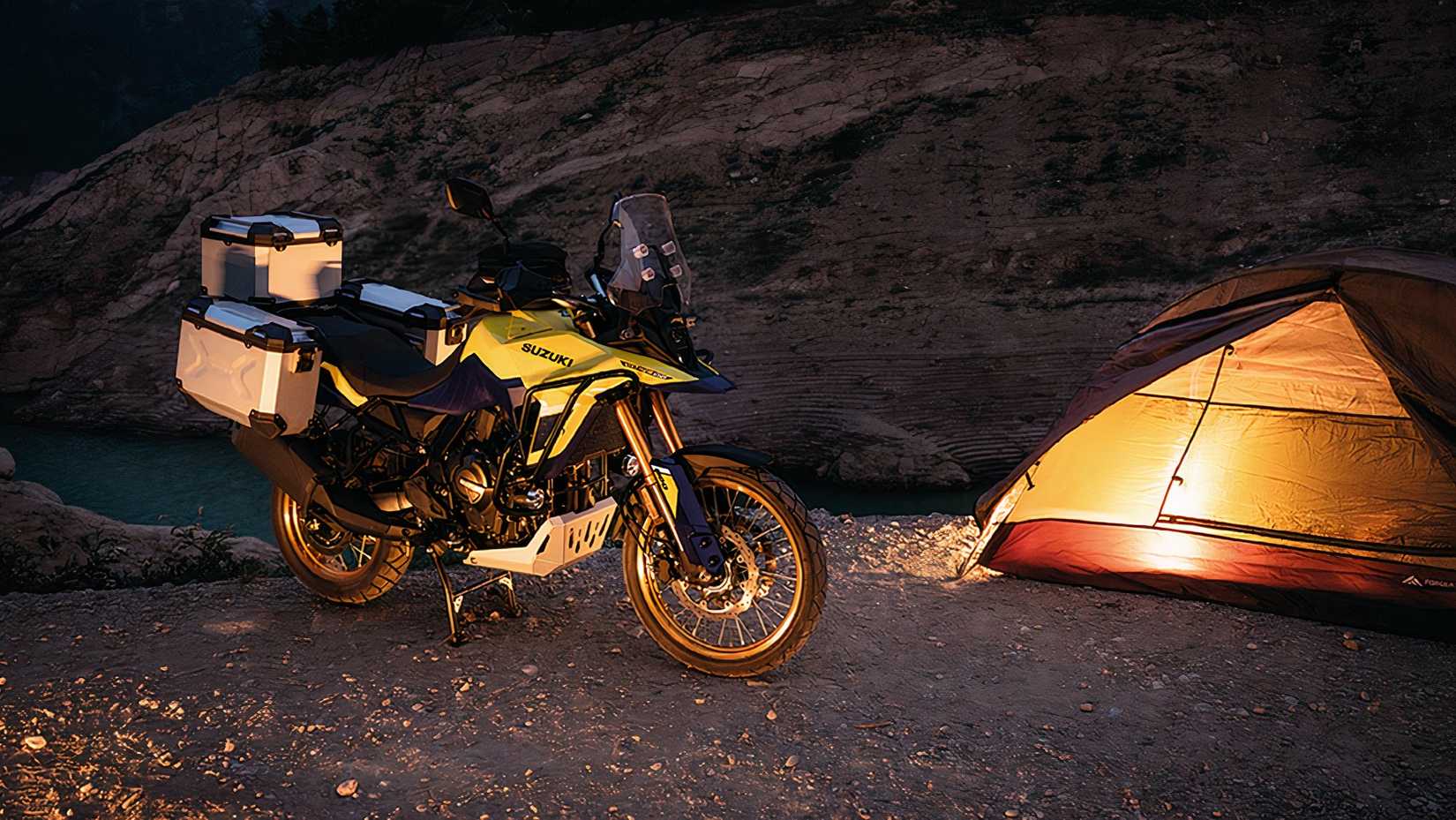 Suzuki V-Strom 800DE camping