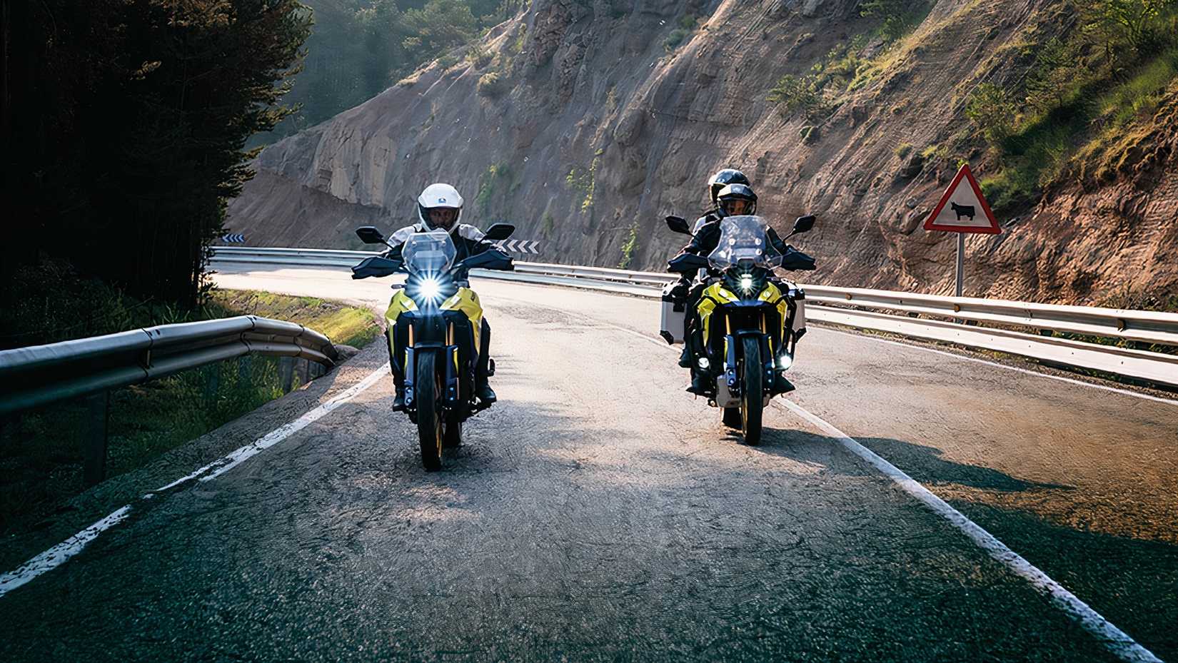 Suzuki V-Strom 800DE tarmac