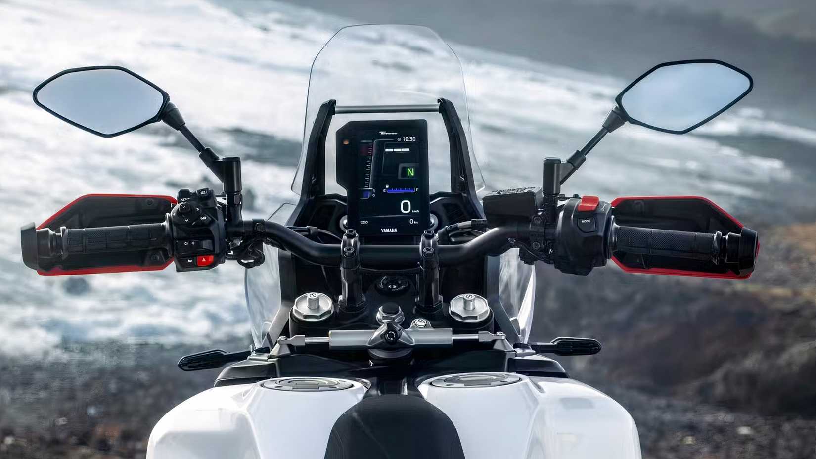 Cabine do piloto Yamaha Tenere 700 World Raid 2026