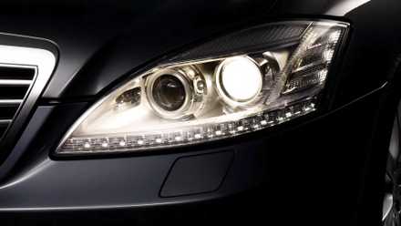 2012 Mercedes-Benz S-Class headlight