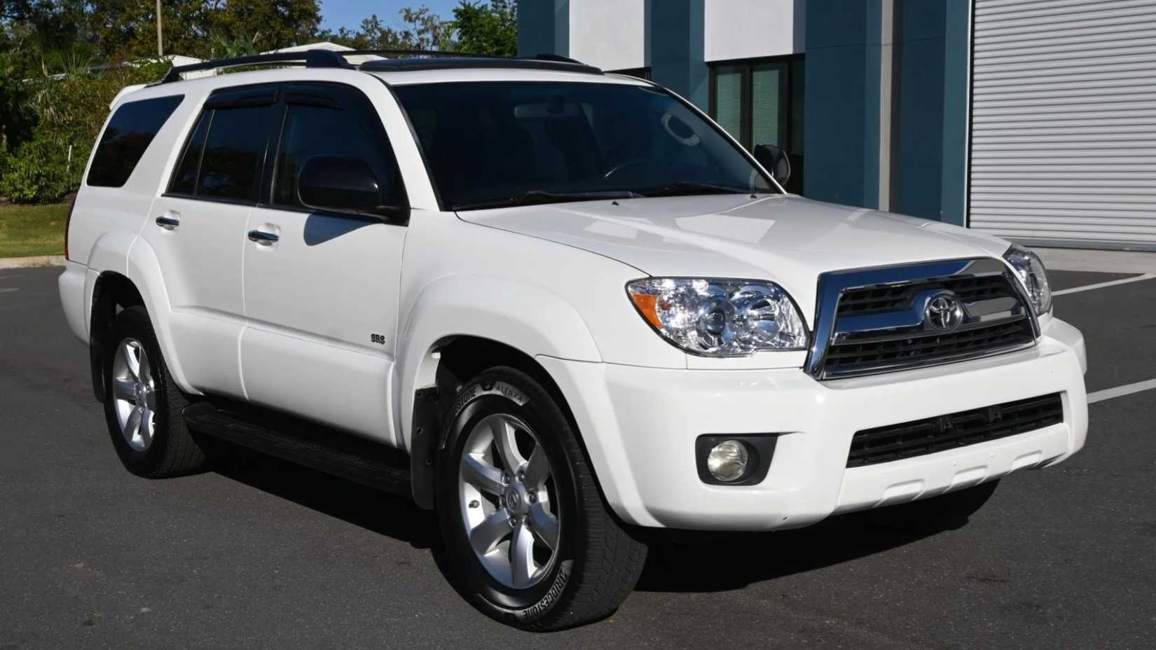 2007 Toyota 4Runner Front 3/4 angle