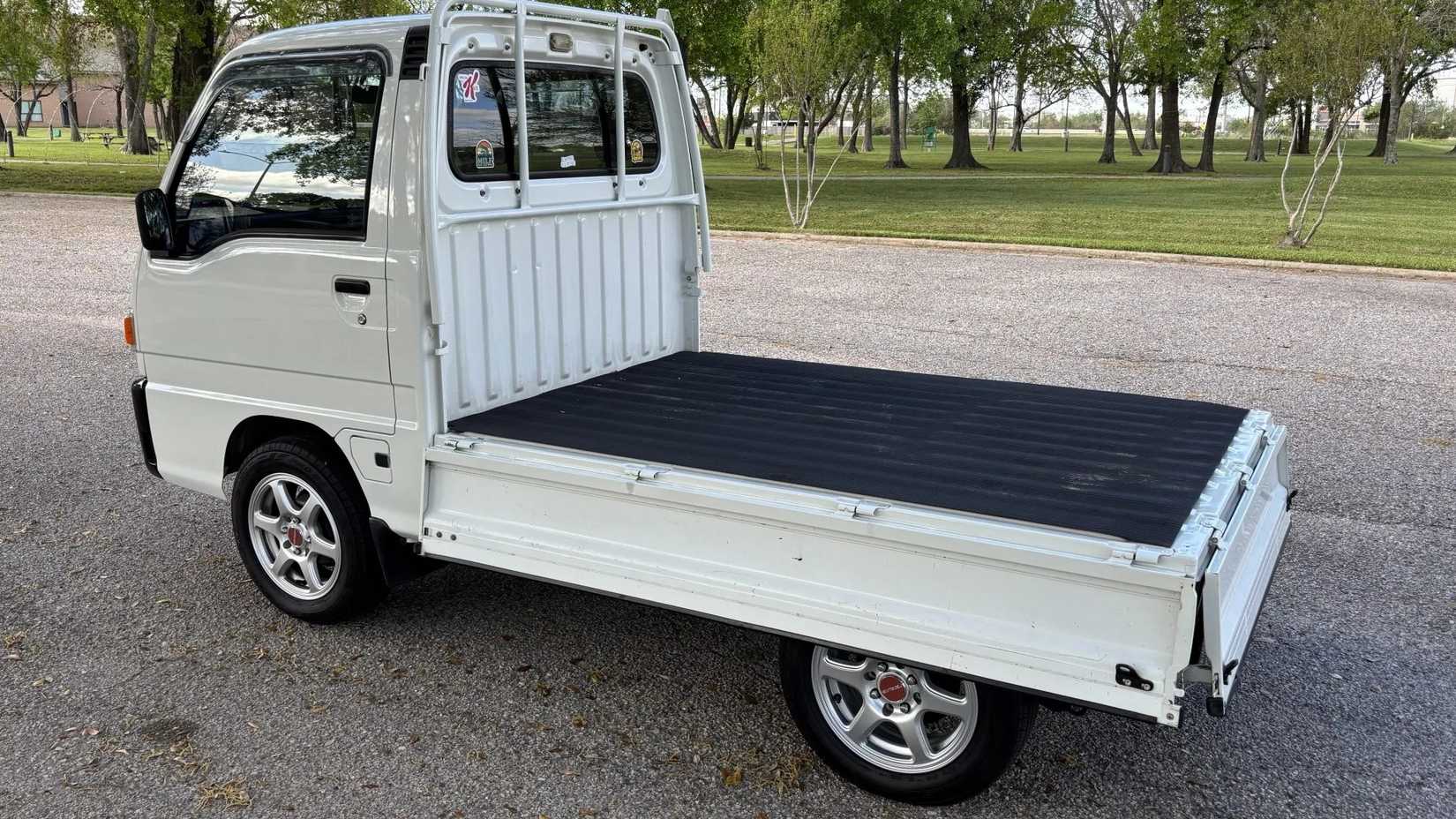 White 1998 Subaru Sambar 4WD Pickup 5-Speed (7)