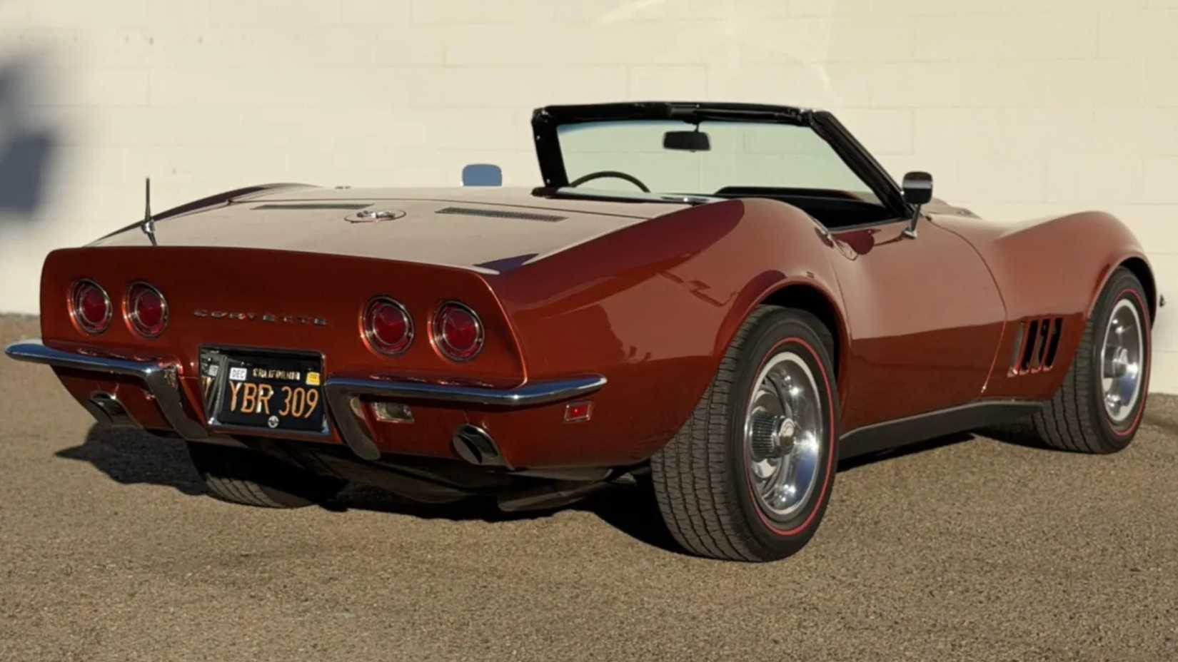 Chevrolet Corvette C3 back 3/4 angle parked in driveway