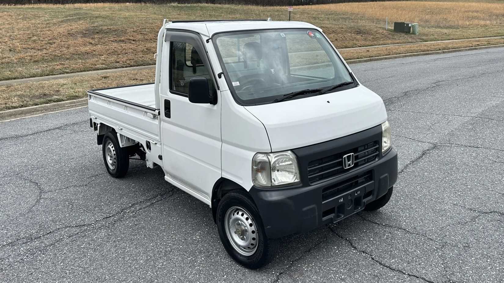 White 2000 Honda Acty Attack 4WD 5-Speed (2)