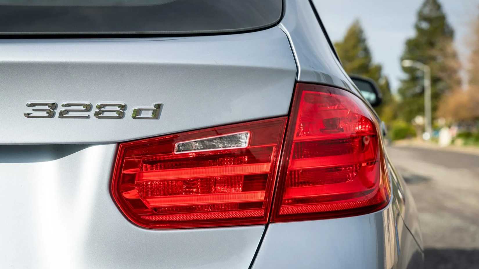 Blue 2014 BMW 328d xDrive Wagon (11)