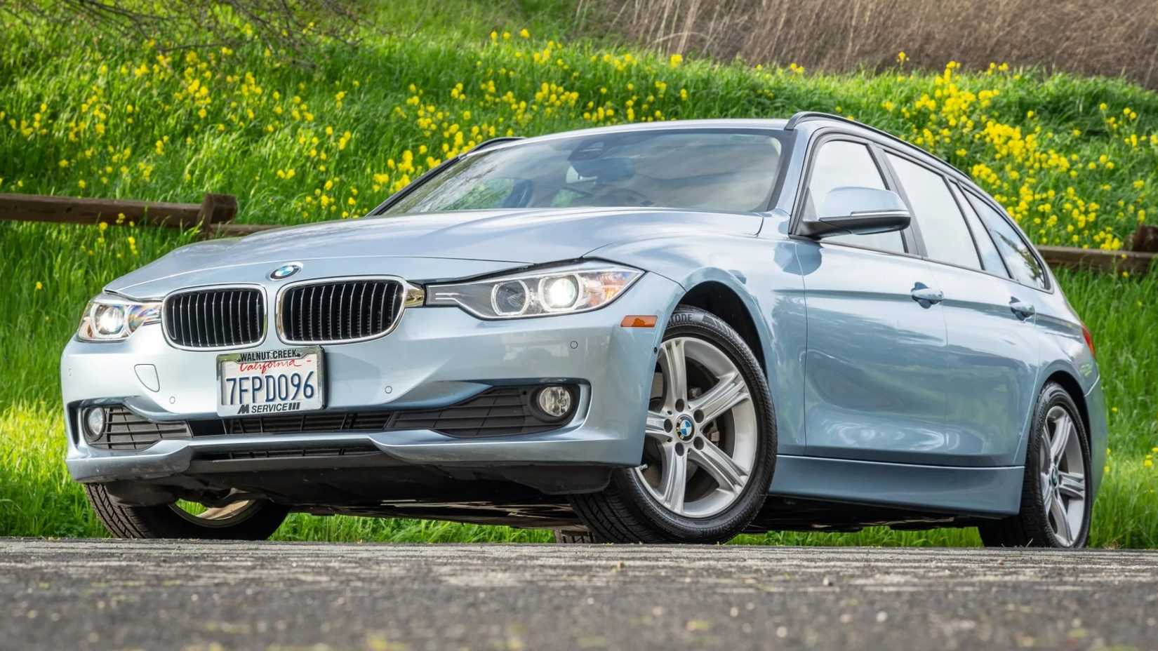 Blue 2014 BMW 328d xDrive Wagon (2)