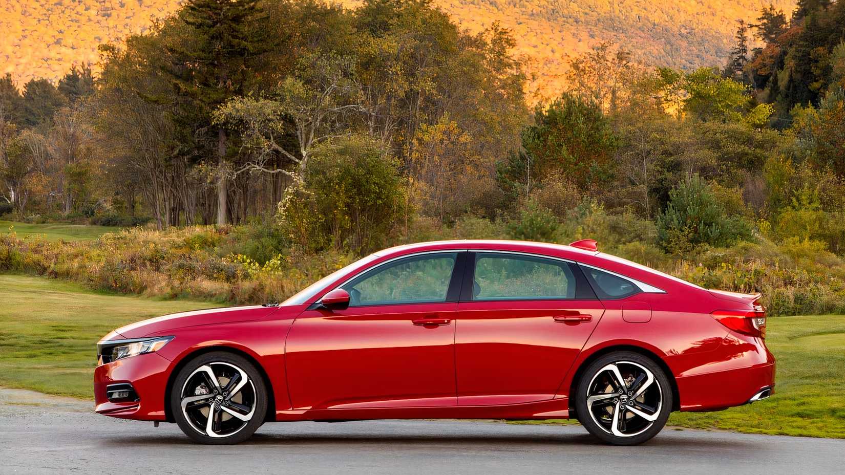 2018 Honda Accord Side