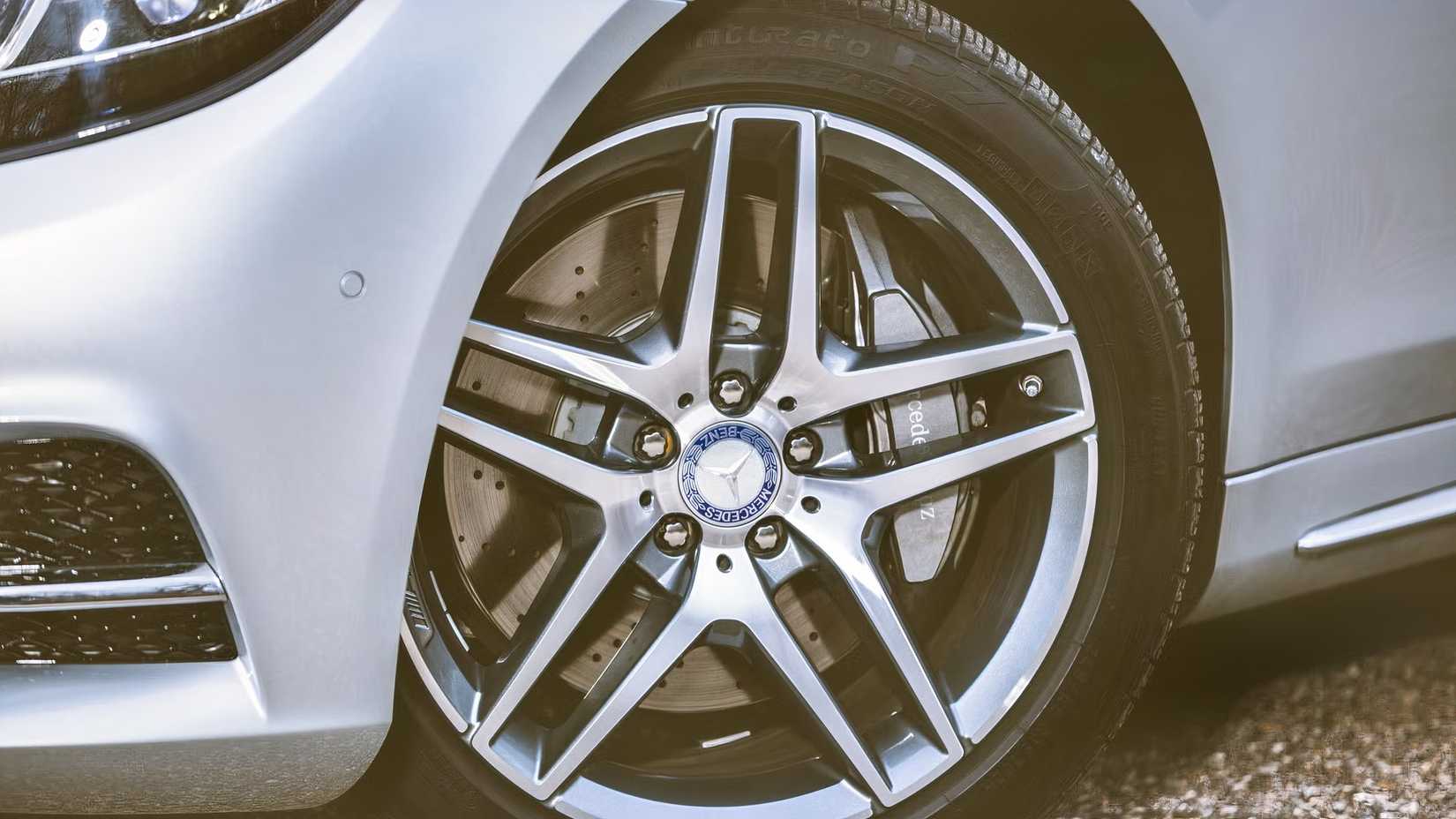 2019 Mercedes-Benz S-Class close-up shot of the Wheel