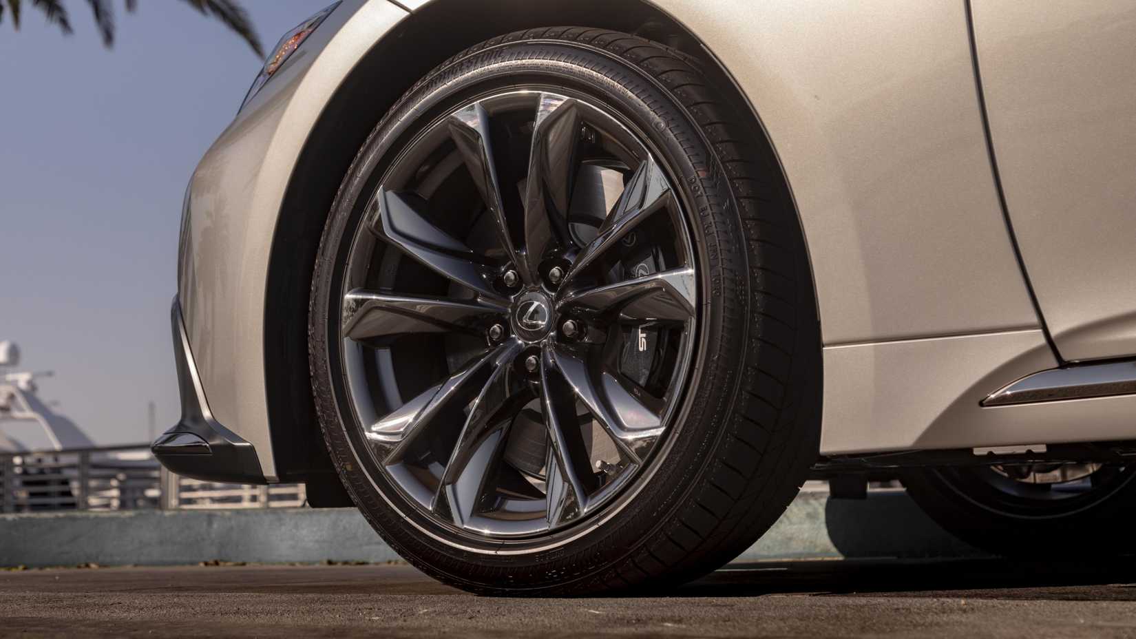2021 Lexus LS 500 F-Sport front wheel