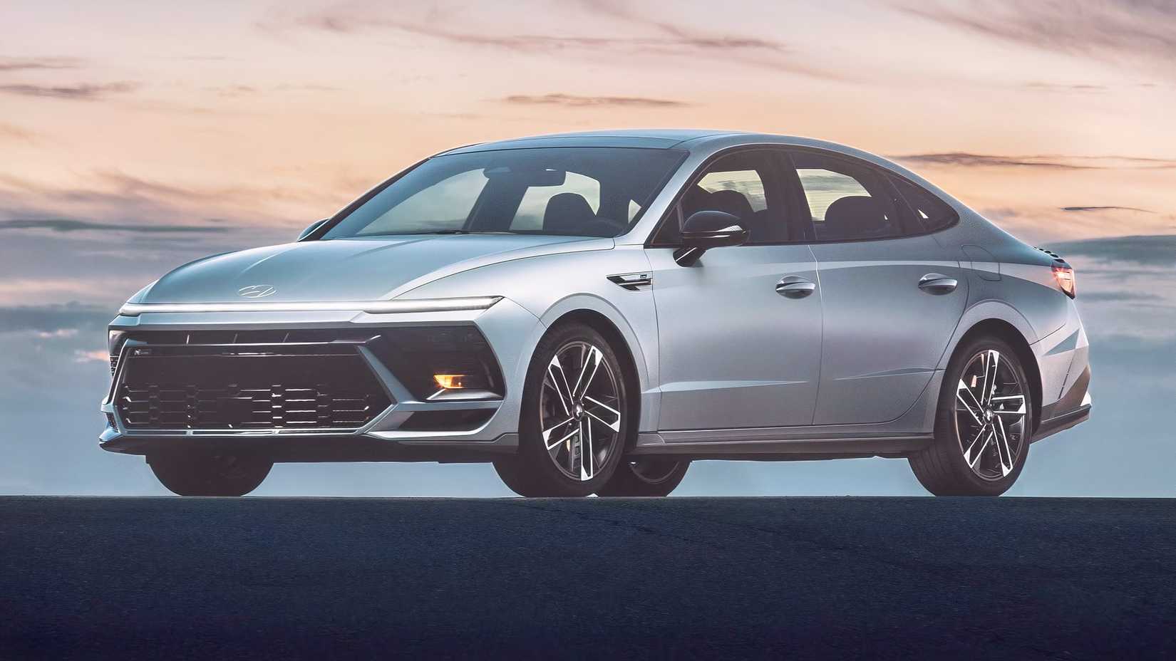 Silver 2026 Hyundai Sonata Hybrid Front 3/4 Posed